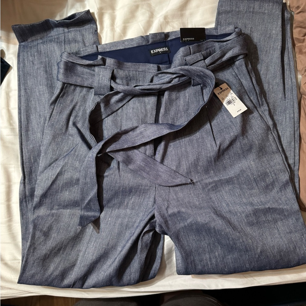 EXPRESS dress slacks. Size 8. Ankle High Rise. NET